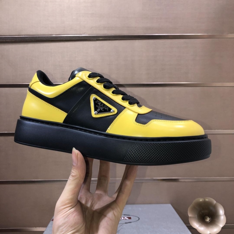 Pra*a casual shoes